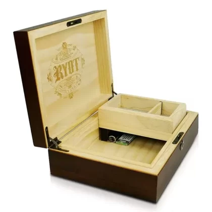 RYOT 8×11 Walnut Humidor Combo Box