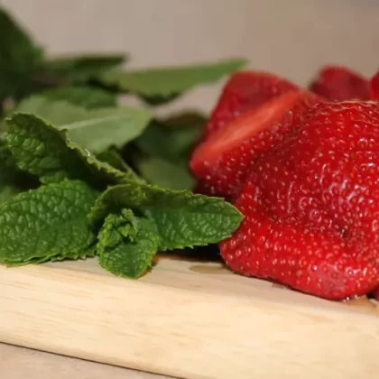Strawberry Mint