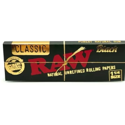 RAW- CLASSIC BLACK 1 1/4 SIZE PAPERS