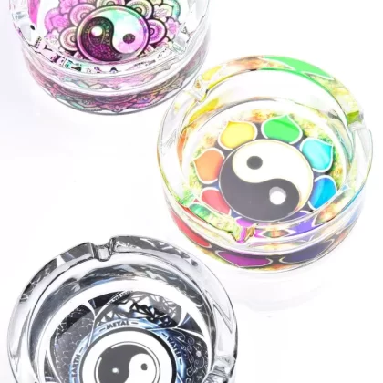 4″ Round Glass Ashtray – Leaf/Skull/Yin Yang
